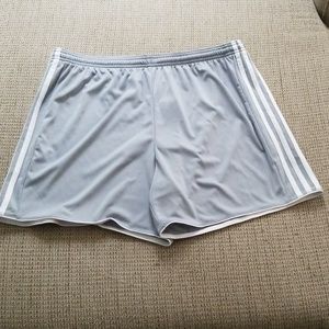 LAST DAY: Adidas- Tastigo 17 short